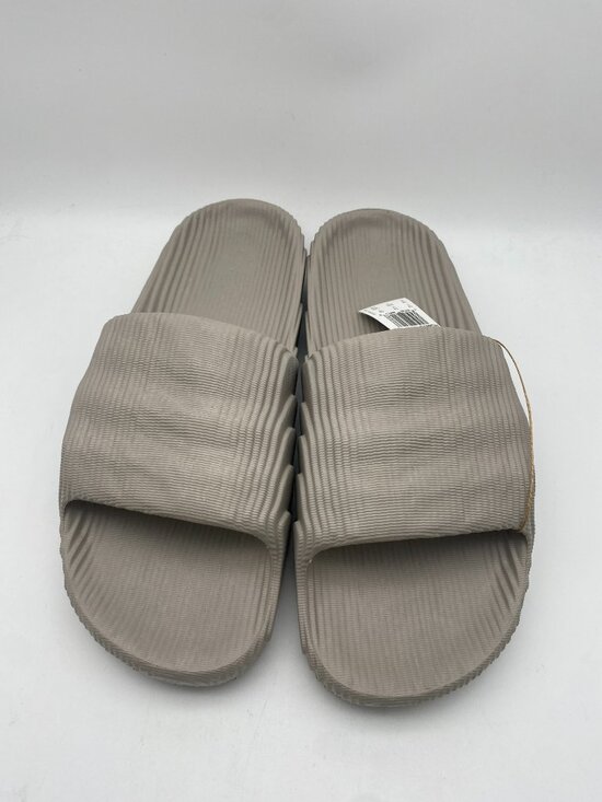 Sandals_&_Flip_Flops